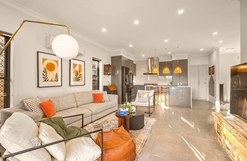 Upper Mount Gravatt House | Magazine-Worthy Home | Stylish Brisbane Escape
