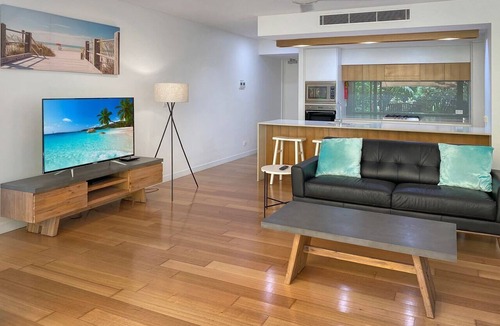 Horseshoe Bay Apartment | Maggies Beachfront Apt. 9