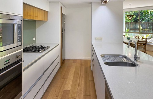 Horseshoe Bay Apartment | Maggies Beachfront Apt. 9