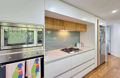 Horseshoe Bay Apartment | Maggies Beachfront Apt. 2