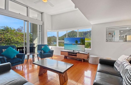 Horseshoe Bay Apartment | Maggies Beachfront Apartment 12