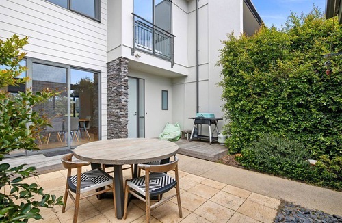 Torquay House | Magic Driftwood - A relaxing coastal getaway