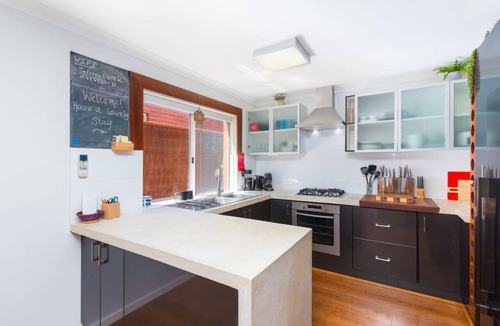 Scarborough Villa | Magic Location! 1km to Scarborough Beach!