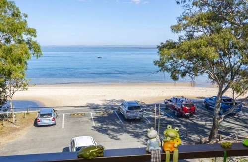 Bongaree Apartment | Magical Water Views on South