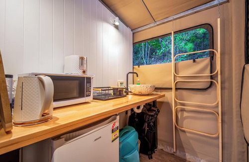 Nelly Bay Apartment | Magnetic Glamping