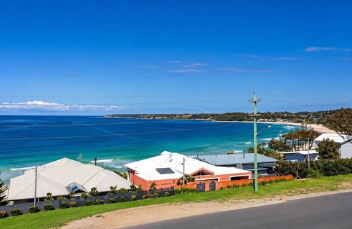 Mollymook Beach Apartment | Magnificent Outlook