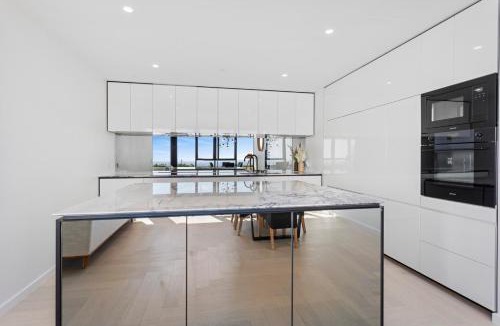 Palm Beach Apartment | Magnoli - Hosted by Burleigh Letting