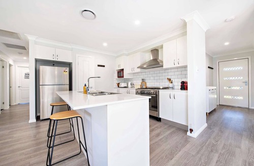 Dubbo House | Magnolia Entertainer. Firepit & Pets. Dubbo Family