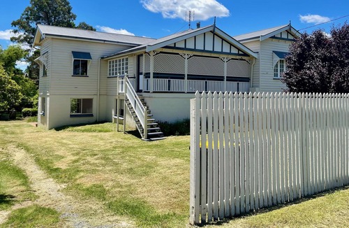 Stanthorpe House | MAGNOLIA HOUSE ON THE CREEK - STANTHORPE