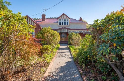 Franklin Bed & Breakfast | Magnolia Room, Franklin Lodge Huon Valley