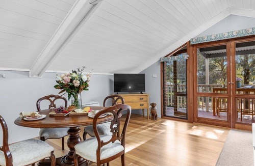 Pokolbin Villa | MAGPIE LOFT - THE VINTAGE HOLIDAY HOUSE