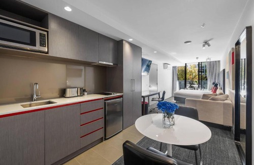 Abbotsford Hotel | MainStay Suites Abbotsford