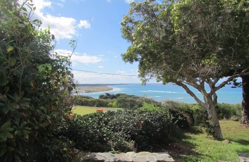 Augusta House | Maizies View - A Hidden Gem - Maizies View - Lovingly renovated 1950s character home with a view