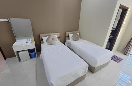 Malacca City House | Malacca City Centre 7BR Private House for 16 Pax