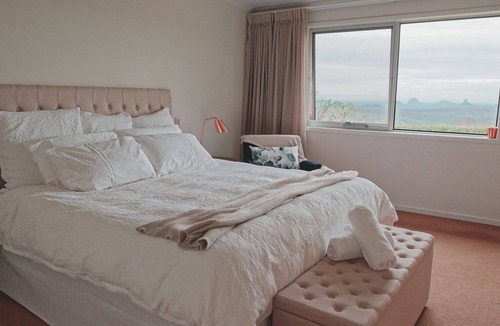 Maleny House | Maleny Orchard - Hinterland Retreat