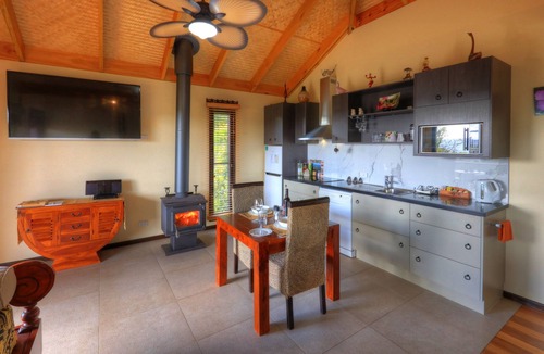 Balmoral Ridge Bed & Breakfast | Maleny Tropical Retreat Balinese B&B