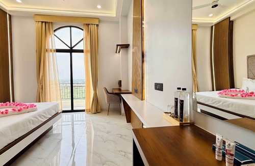 Khandwa Hotel | Mandhata Riverview Palace