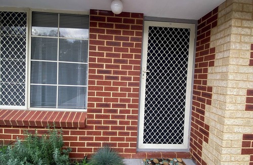 Greenfields House | MANDURAH 2 BR HOUSE |Secure & Private-Great Value!
