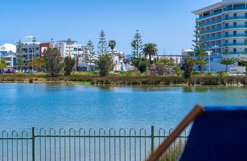 Mandurah Apartment | Mandurah Overlooking The Marina