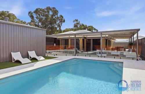Greenfields House | Mandurah Poolside Retreat