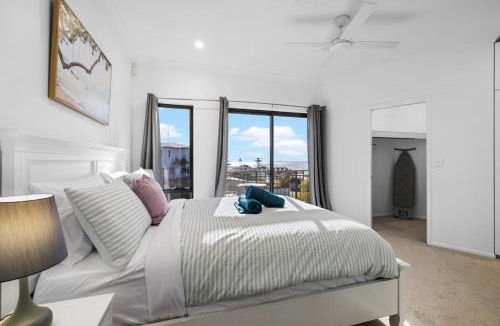Manly House | Manly Beach View Townhouse Haven