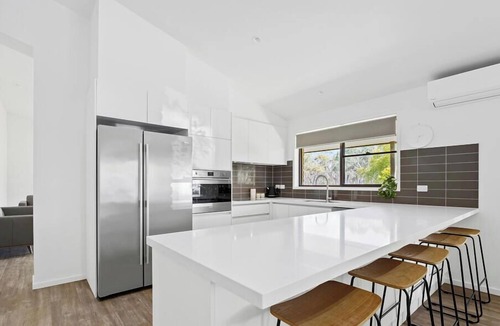 Mandurang South House | MANNIX ESCAPE - 4 Bedroom house with everything you might need