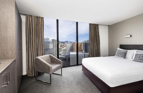 Sullivan's Cove Apartment | Mantra Collins Hotel