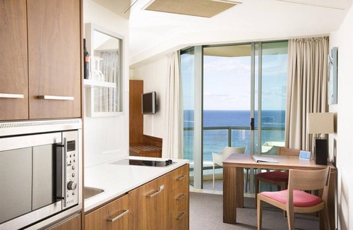 Surfers Paradise Hotel | Mantra Legends Hotel