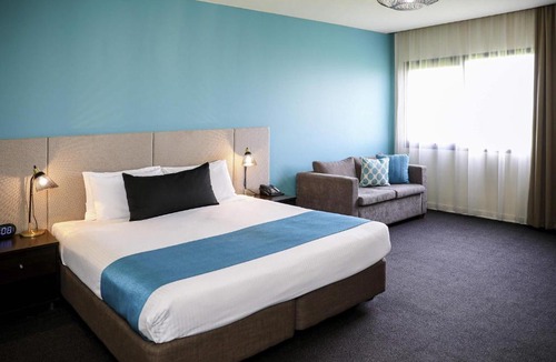 Melton South Hotel | Mantra Melbourne Melton