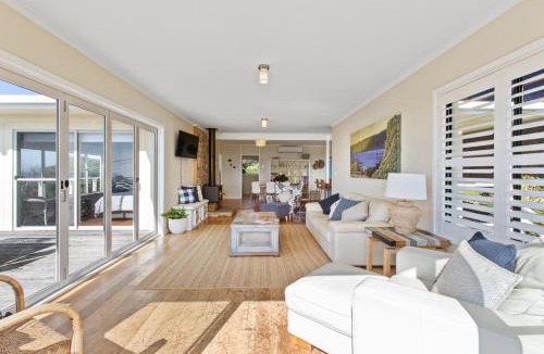 Marengo House | Marengo Beach House - Superb views, walk to beach