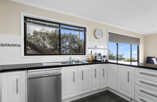Marengo House | Marengo Beachside Charm Ocean Views