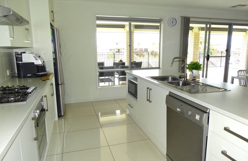Wallaroo Hotel | Marina Belle, Wallaroo