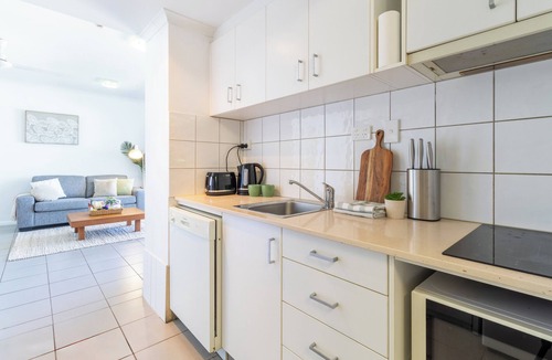 Cullen Bay Apartment | Marina Magic | 2 Bed, 2 Bath apt | Stunning Views