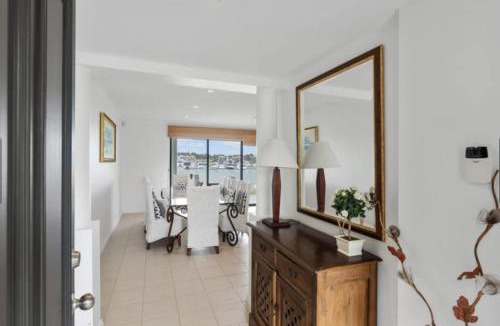 Nangkita House | Marina Views - Waterfront Family Escape with Dock