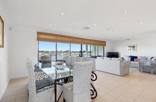 Nangkita House | Marina Views - Waterfront Family Escape with Dock