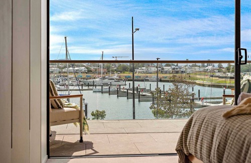 Shell Cove Apartment | Marinafront Retreat Shell Cove