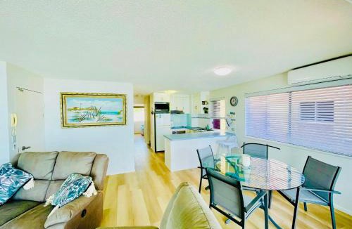 Urangan Apartment | MarinaView Unit 24 - Break Free Resort- 2 Bedroom Self Contained