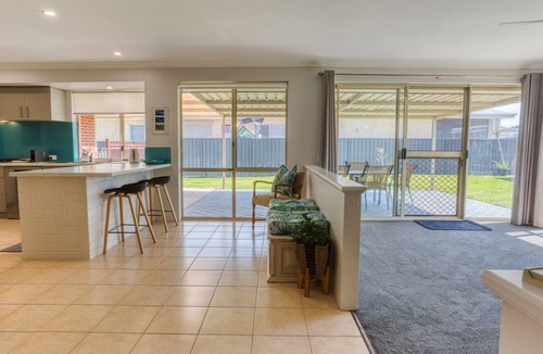Geographe House | Marine Holiday Home - Geographe