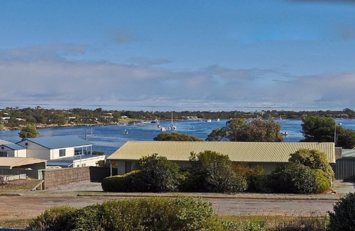 Lake Wangary House | Mariner's View - Sweeping Views of the Bay from the Expansive Deck