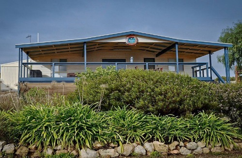 Lake Wangary House | Mariner's View - Sweeping Views of the Bay from the Expansive Deck