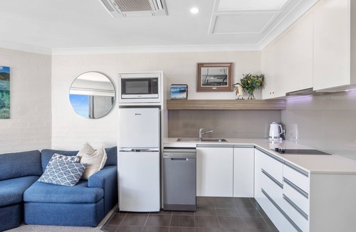 Mollymook Apartment | Mariners 5 - Wake up to the waves in this stunning beachfront unit