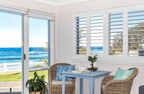 Mollymook Apartment | Mariners 6 - Beachfront studio apartment with breathtaking coastal views