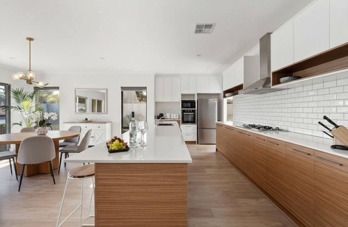 Dudley Park House | Mariners Cove Luxury Canal Home