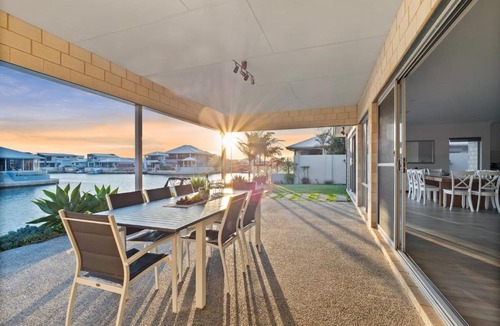 Dudley Park House | Mariners Cove Luxury Canal Home