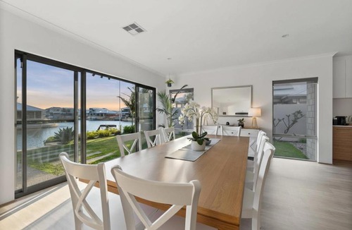 Dudley Park House | Mariners Cove Luxury Canal Home