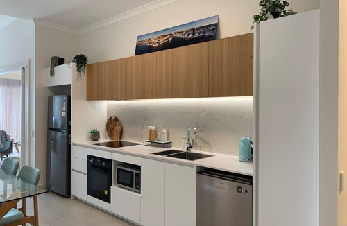 Mindarie Apartment | Mariners Cove Mindarie ~ Luxe Marina Waterfront