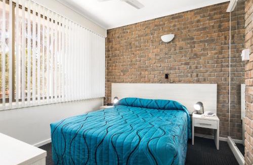 Plympton Park Hotel | Marion Motel and Apartments