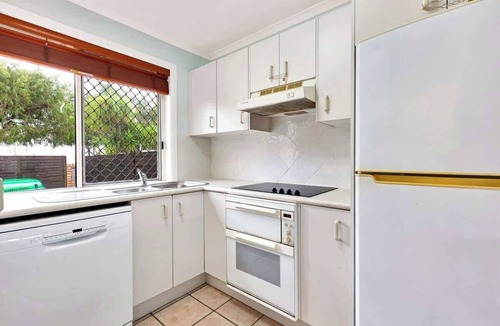 Mooloolaba Apartment | Marj 04 Mooloolaba Holiday Apt