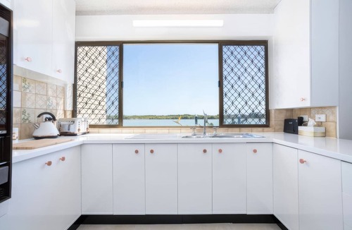 Maroochydore House | Maroochy Riverfront Escape- Walk to CBD & Ocean St