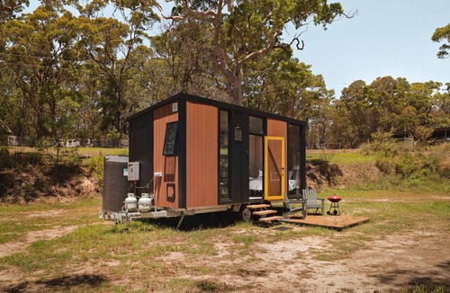 Maroota House | Maroota Greens by Tiny Away